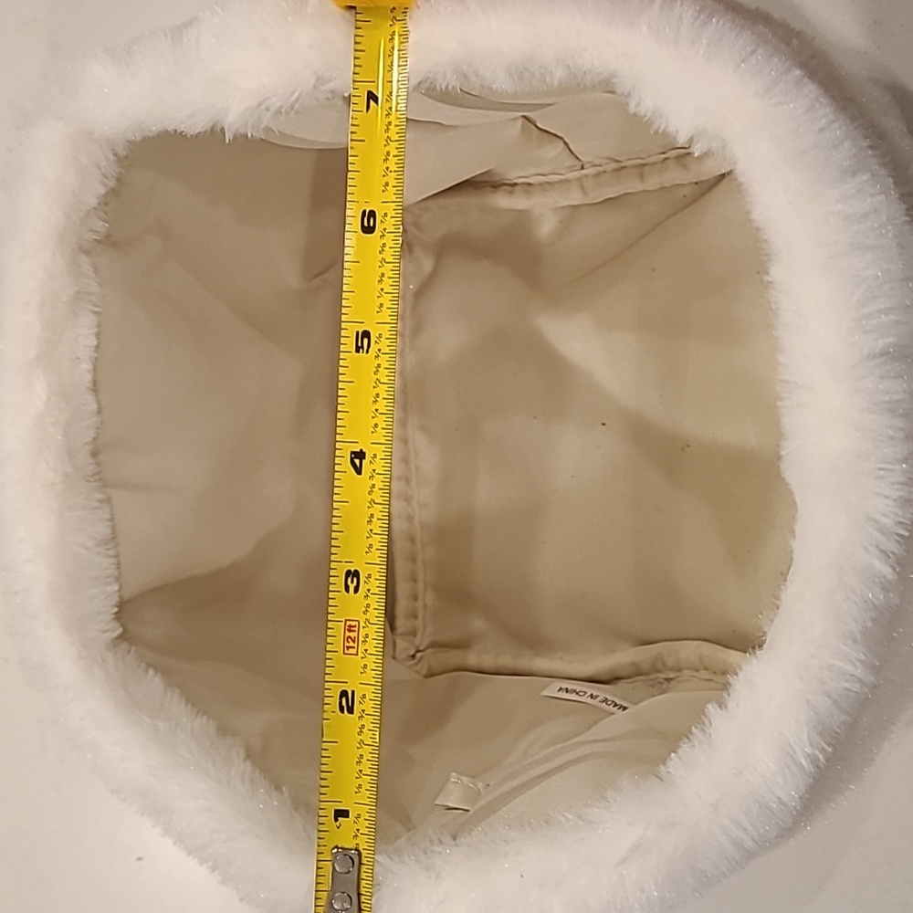 Fur Gift Container / Basket - Picture 7 of 9